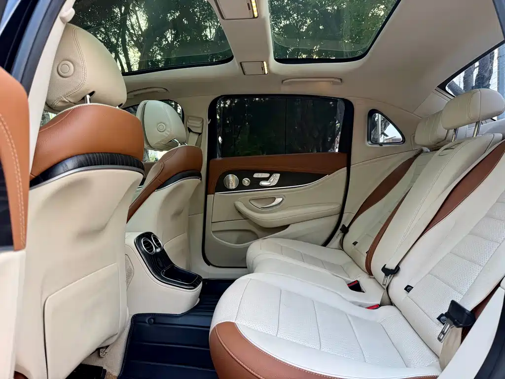 Mercedes-Benz E-Class — миниатюра 15