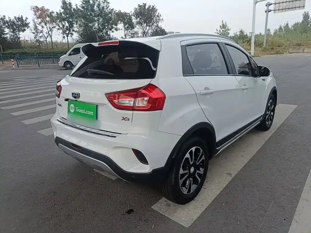 Geely Vision X3 — миниатюра 7