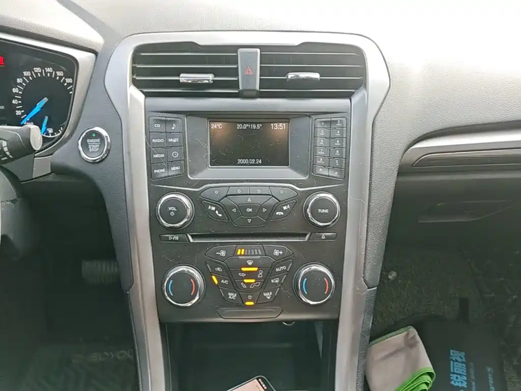 Ford Mondeo — миниатюра 13