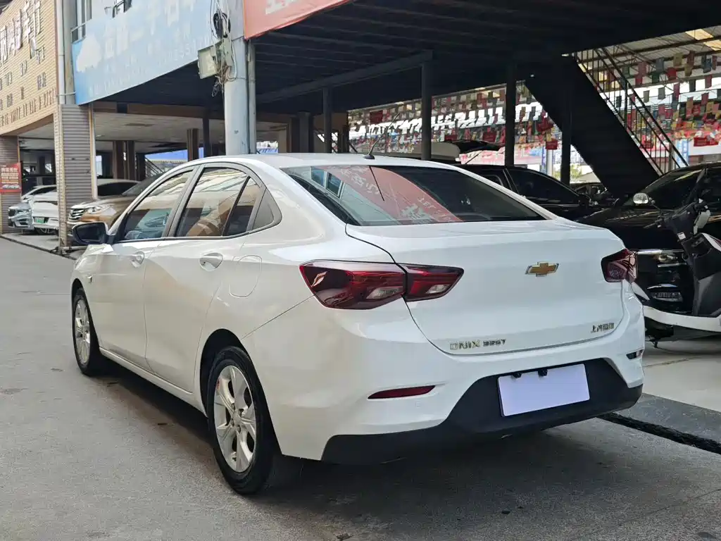 Chevrolet Cavalier — миниатюра 7