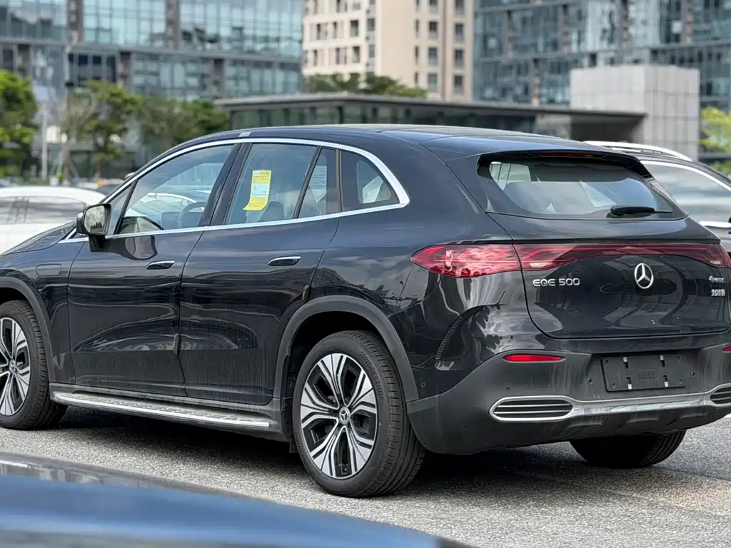 Mercedes-Benz EQE SUV — миниатюра 6
