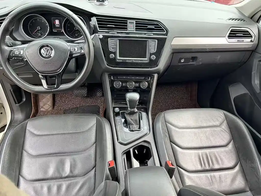 Volkswagen Tiguan L — миниатюра 7