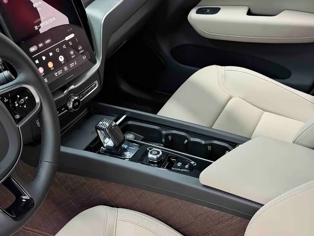 Volvo XC60 — миниатюра 11