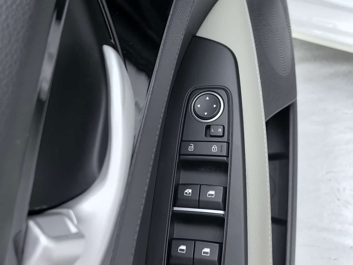 Kia K3 1.5 л 2023 г. Белый, пробег 24000 км