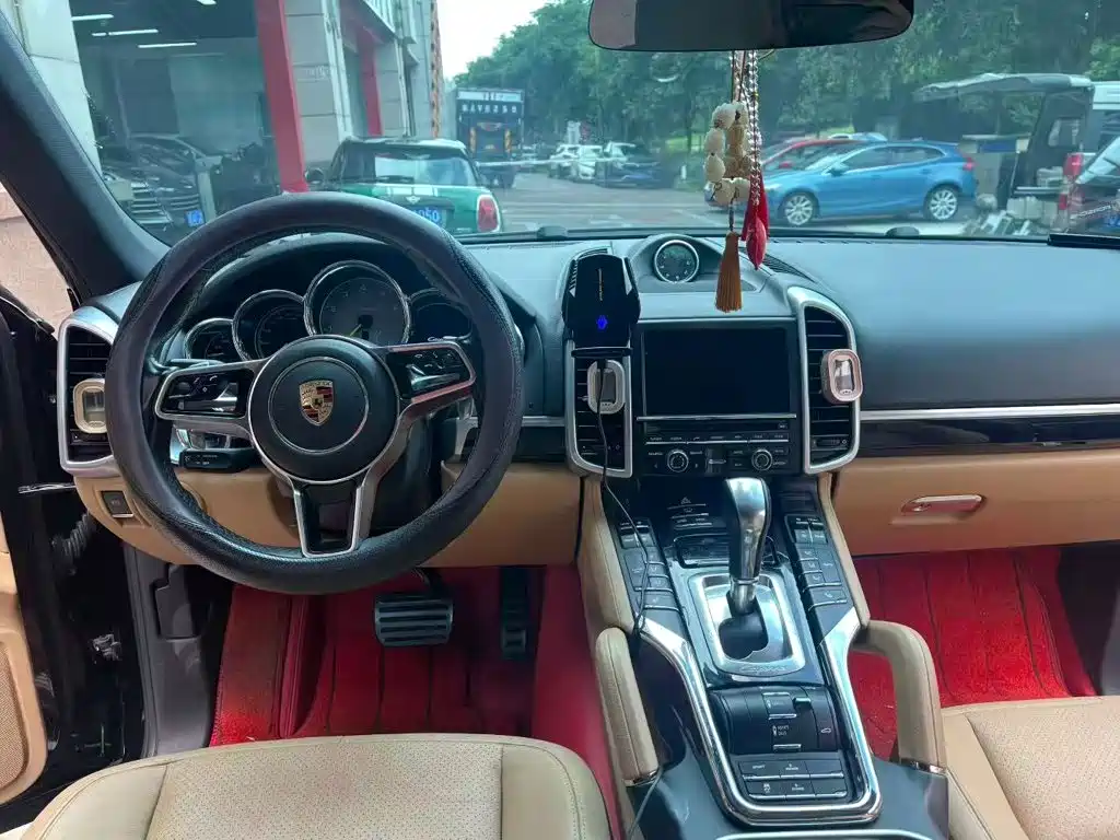 Porsche Cayenne Hybrid — миниатюра 8