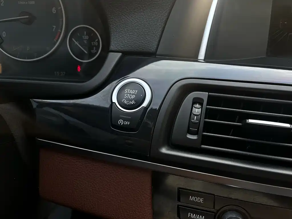 BMW 5 Series — миниатюра 5