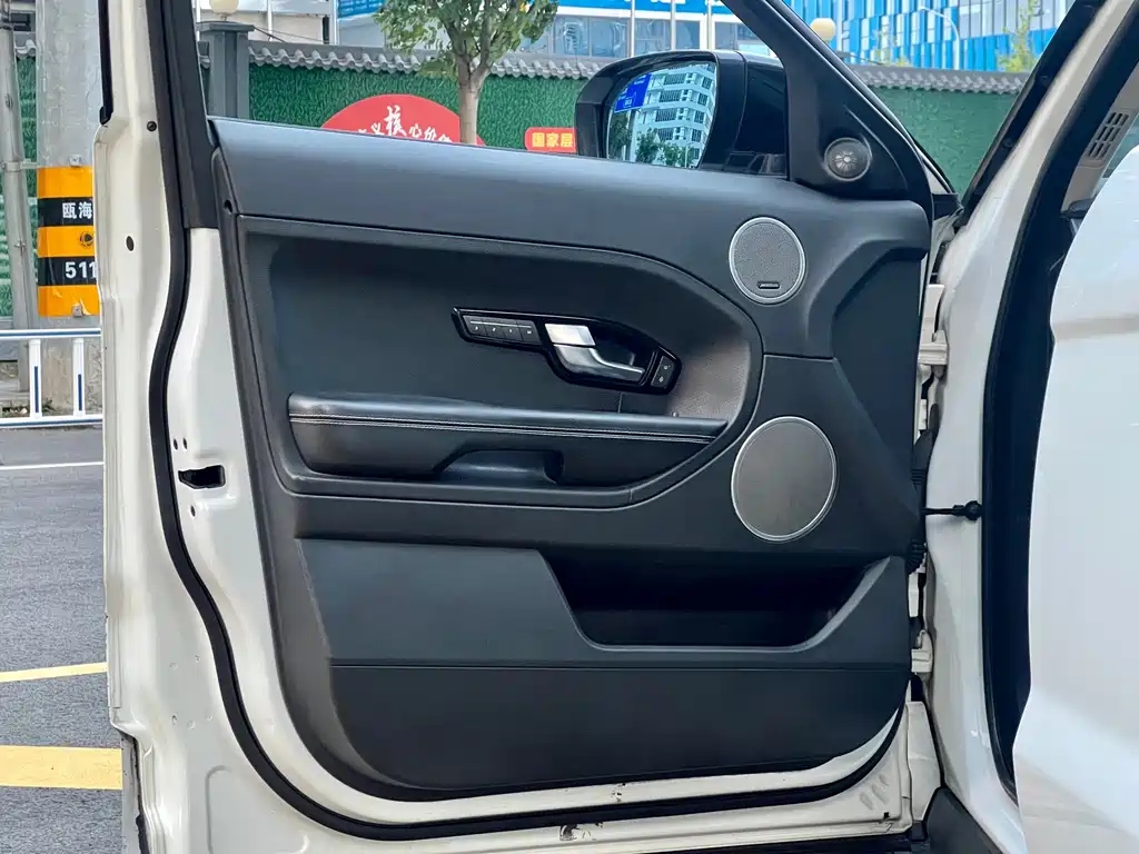 Land Rover Evoque (Import) — миниатюра 14