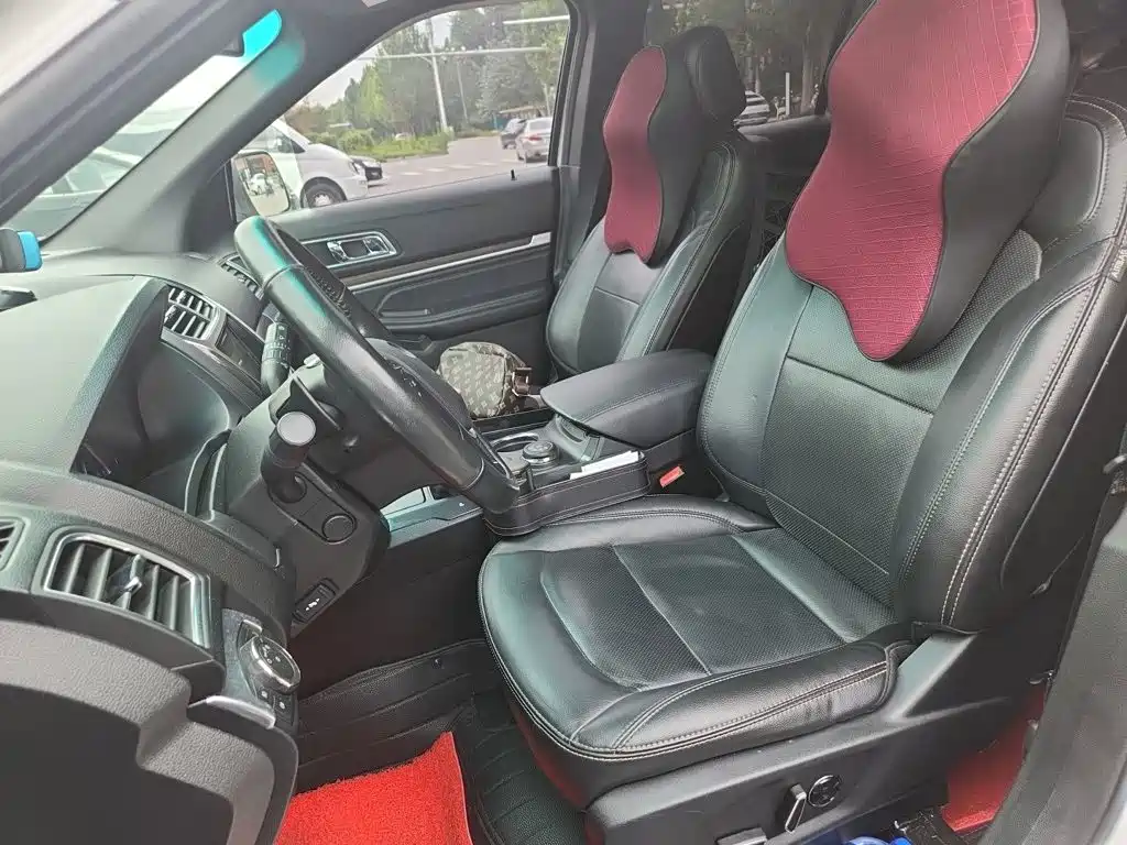 Ford Explorer (Import) — миниатюра 16