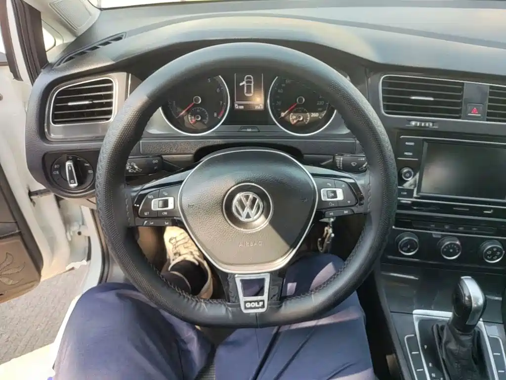 Volkswagen Golf — миниатюра 11