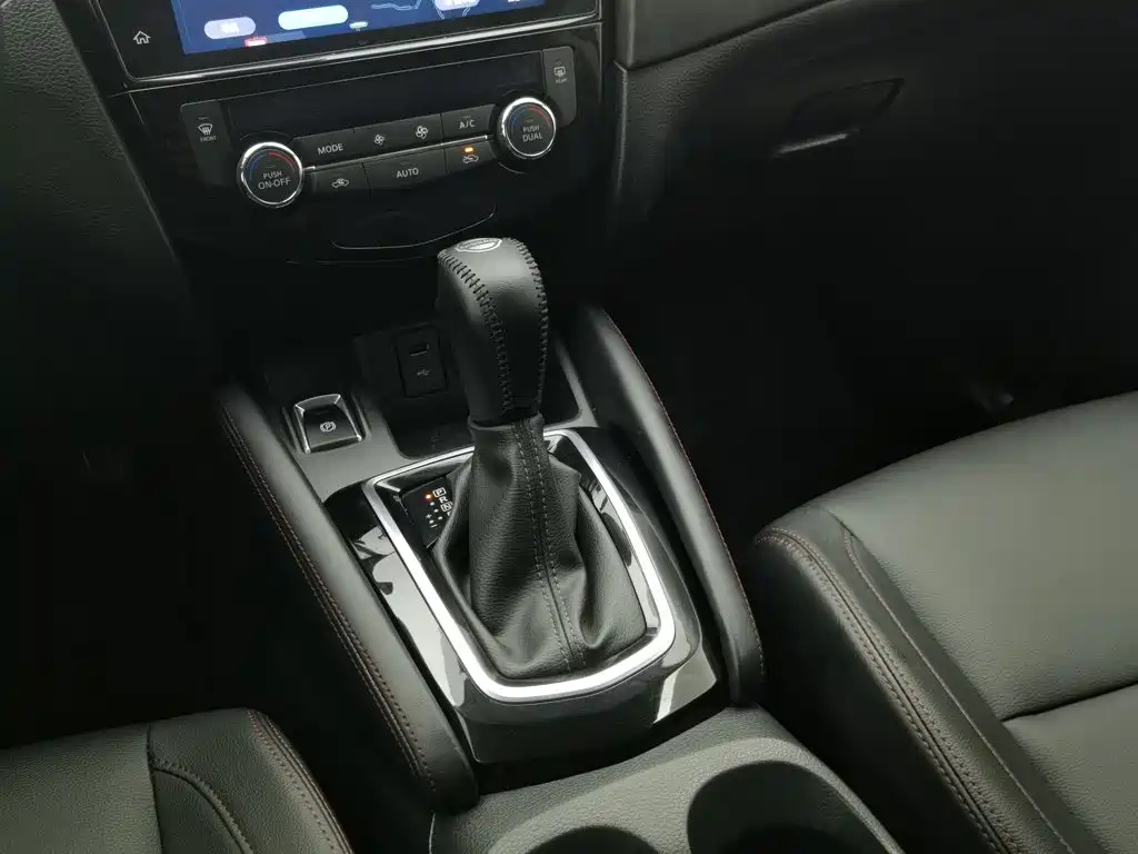 Nissan Qashqai — миниатюра 13