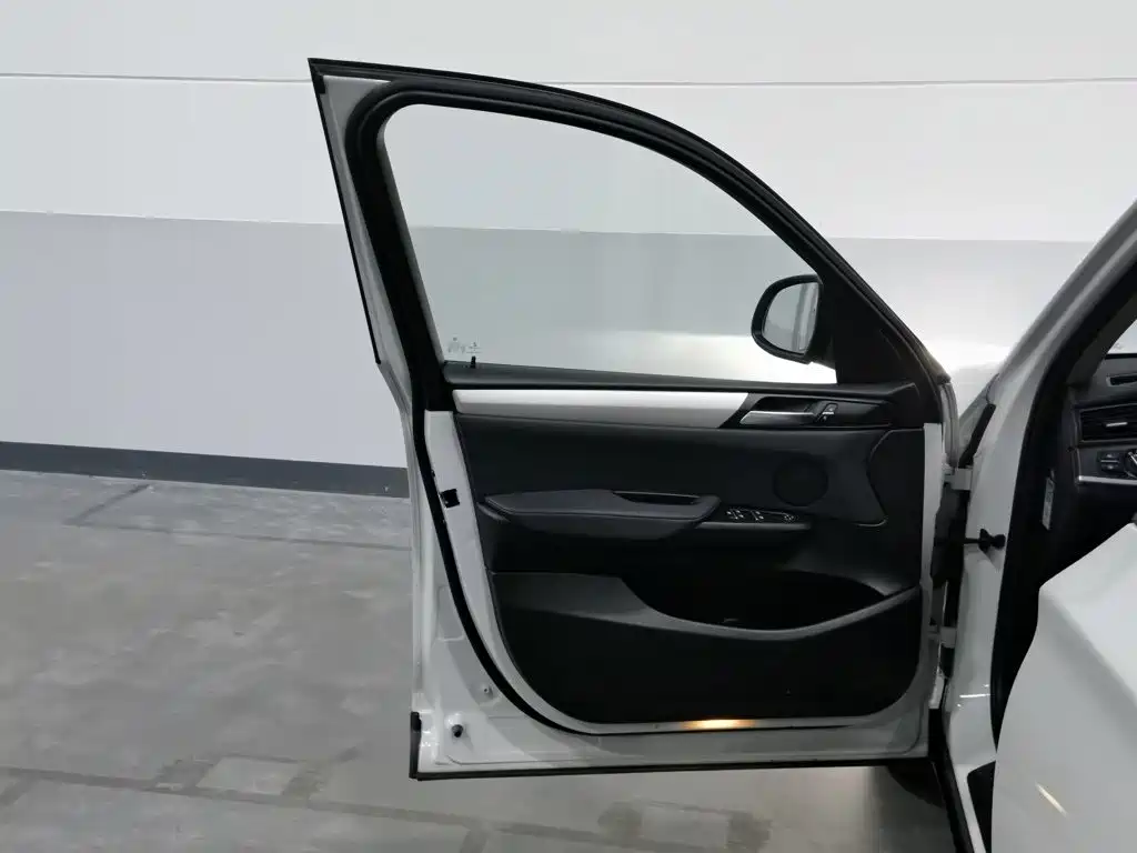 BMW X3 (Import) — миниатюра 8