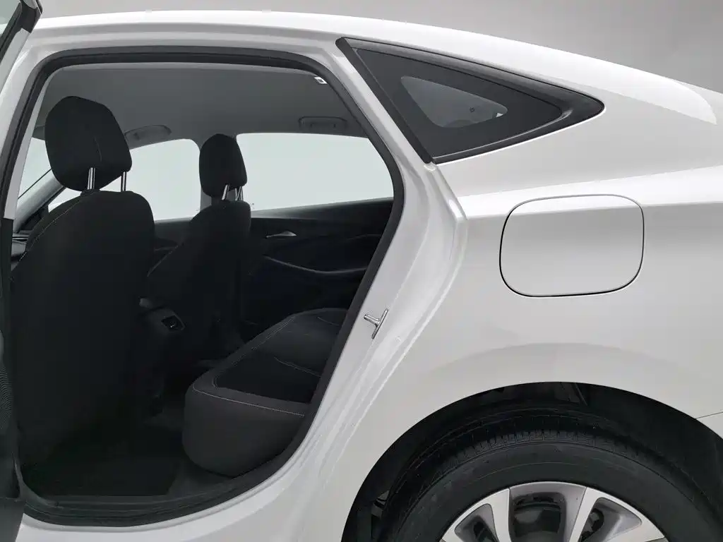 Buick Verano — миниатюра 15