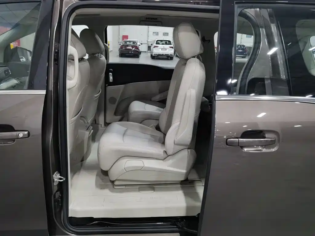 Buick GL8 — миниатюра 15