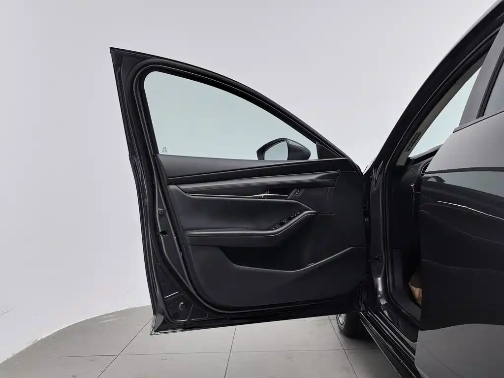 Mazda 3 Axela — миниатюра 8