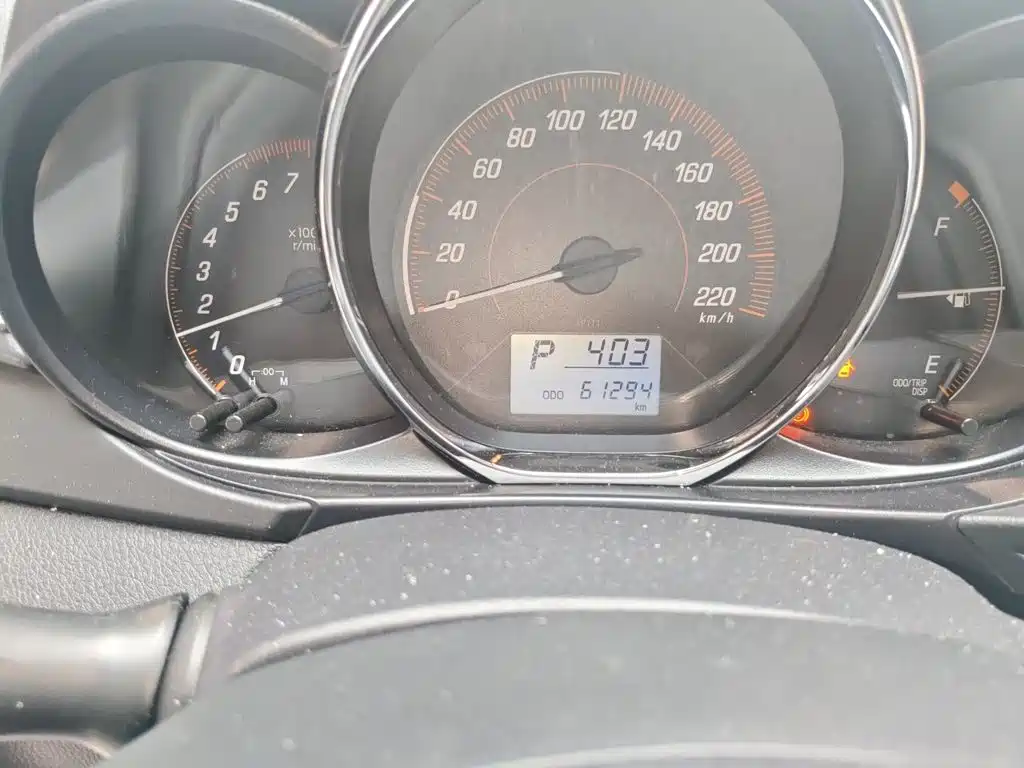 Toyota Yaris L — миниатюра 8