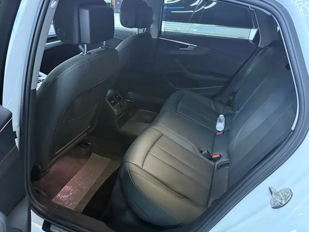 Audi A4L — миниатюра 10