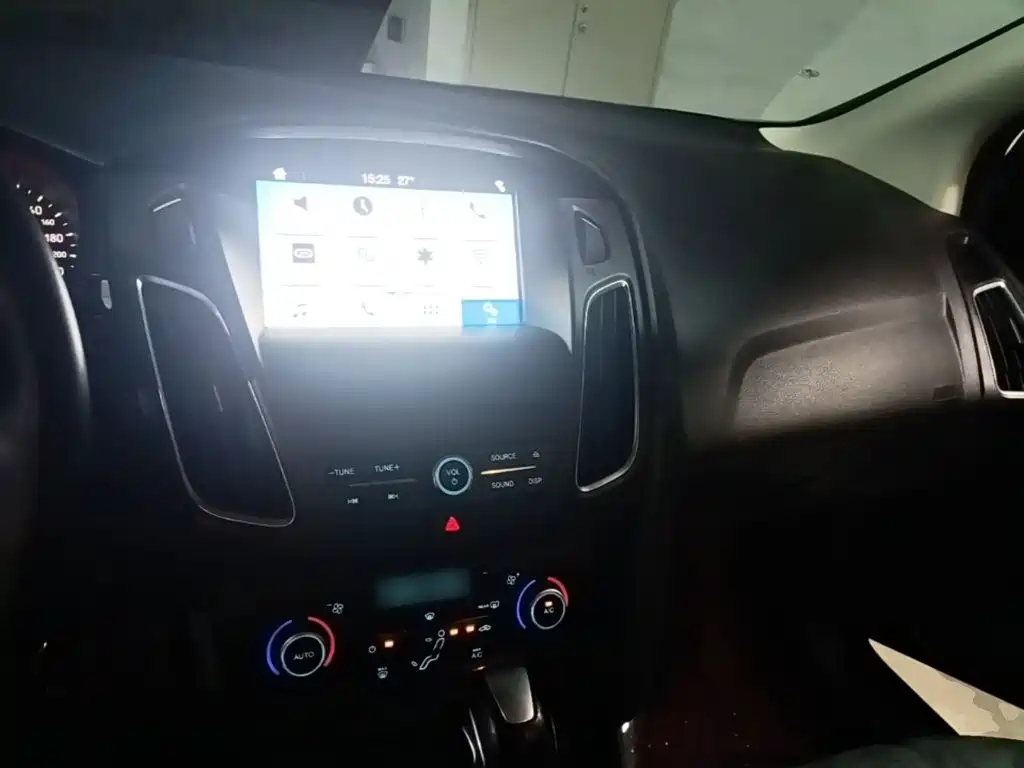 Ford Focus — миниатюра 10