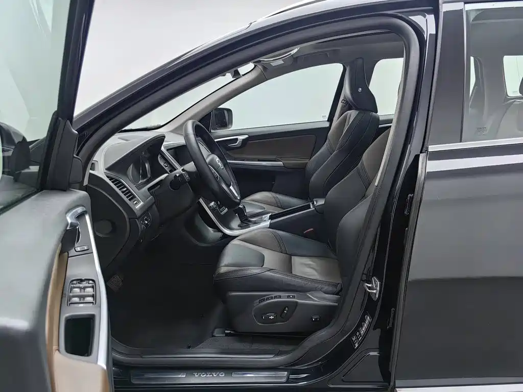 Volvo XC60 — миниатюра 10