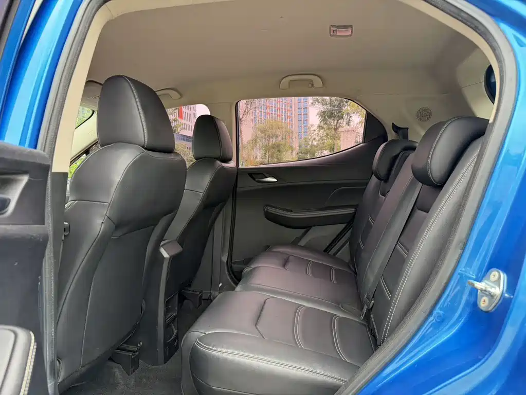 BYD Yuan EV — миниатюра 7