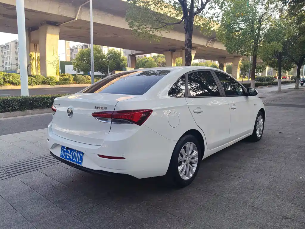 Buick Excelle — миниатюра 5
