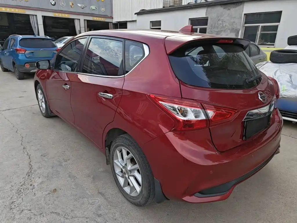 Nissan Tiida — миниатюра 5