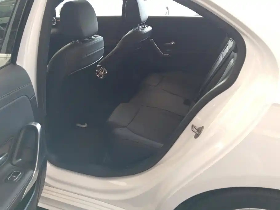 Mercedes-Benz A-Class — миниатюра 11