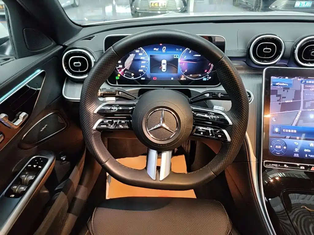 Mercedes-Benz C-Class — миниатюра 11
