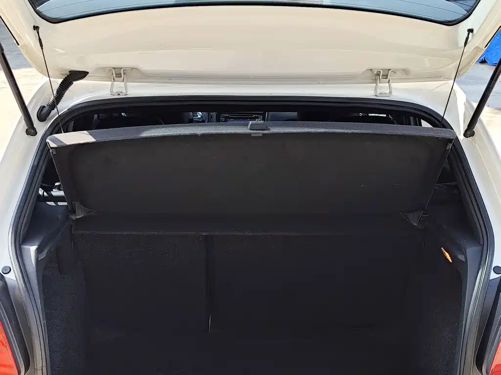Volkswagen Polo — миниатюра 8