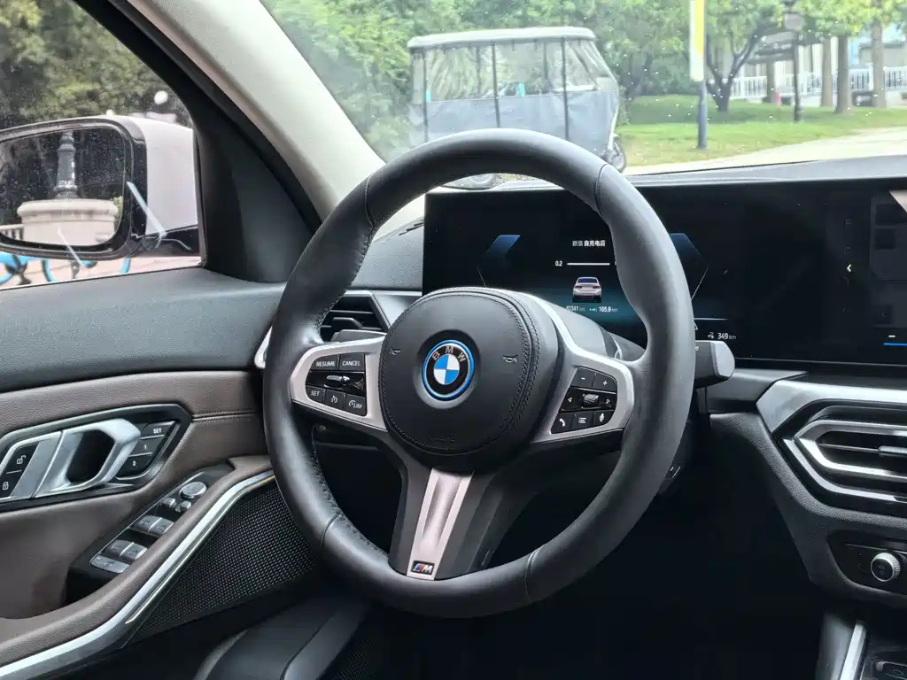 BMW i3 — миниатюра 9