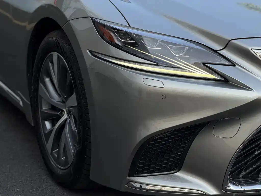Lexus LS — миниатюра 14