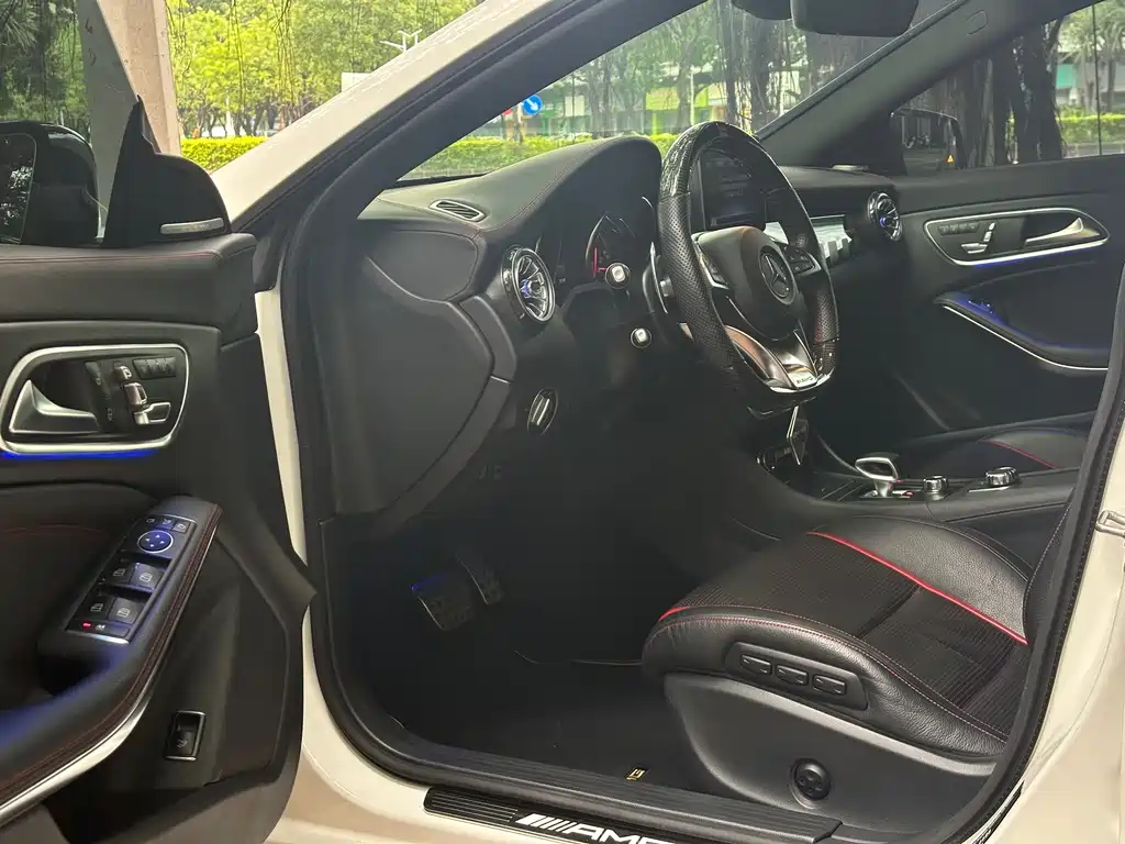 Mercedes-Benz GLA AMG — миниатюра 6