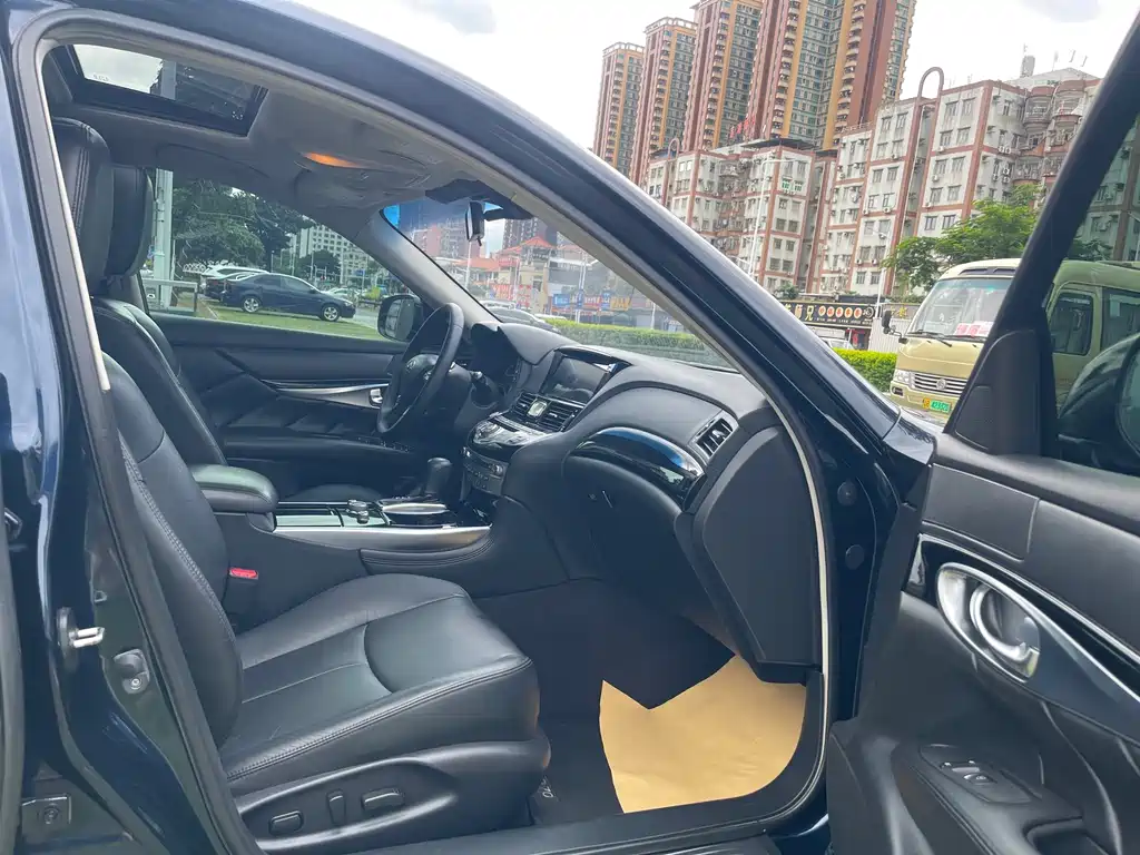 Infiniti Q70 — миниатюра 11