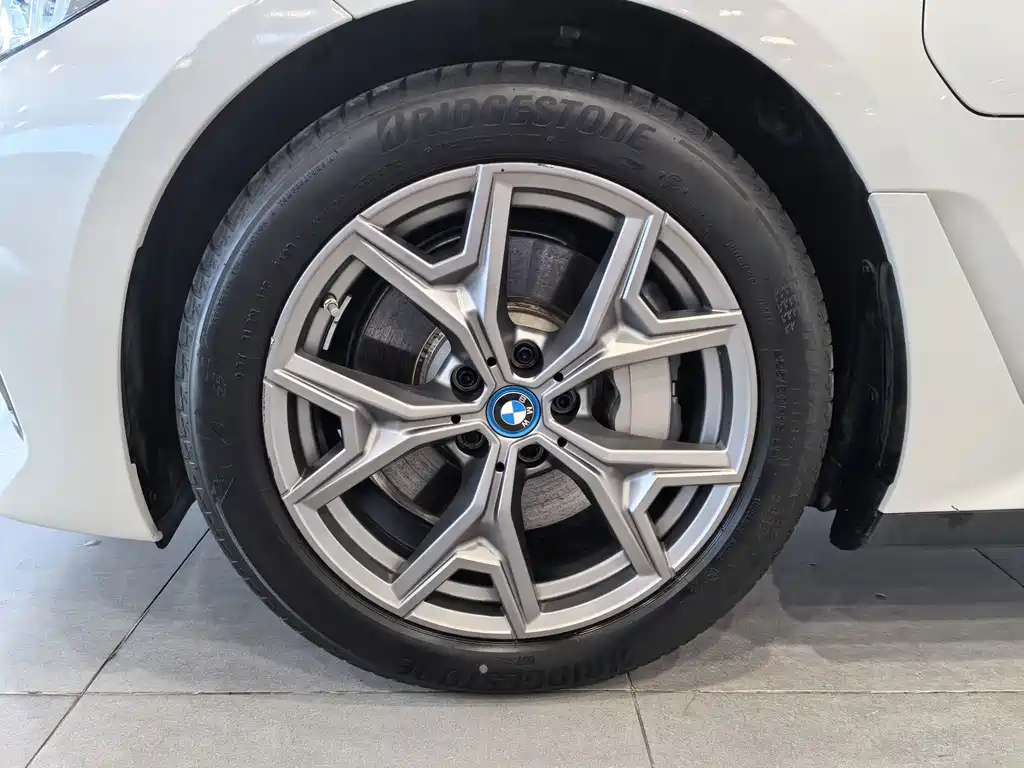 BMW i3 2024 — фото 4