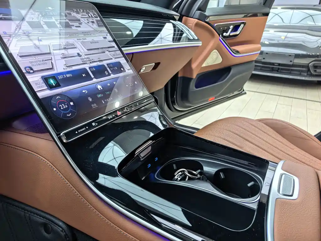 Mercedes-Benz S-Class — миниатюра 10
