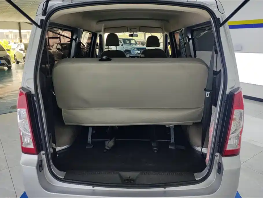 Wuling RongguangS S 2023 1.5L 5/7 мест