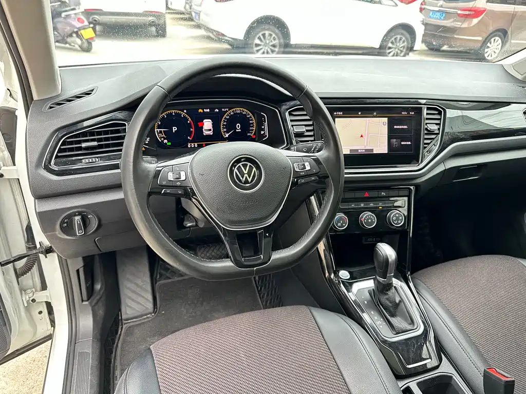 VOLKSWAGEN T ROC EXPLORING SONGS