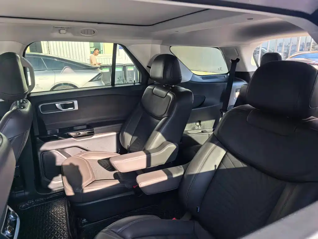 Ford Explorer — миниатюра 14