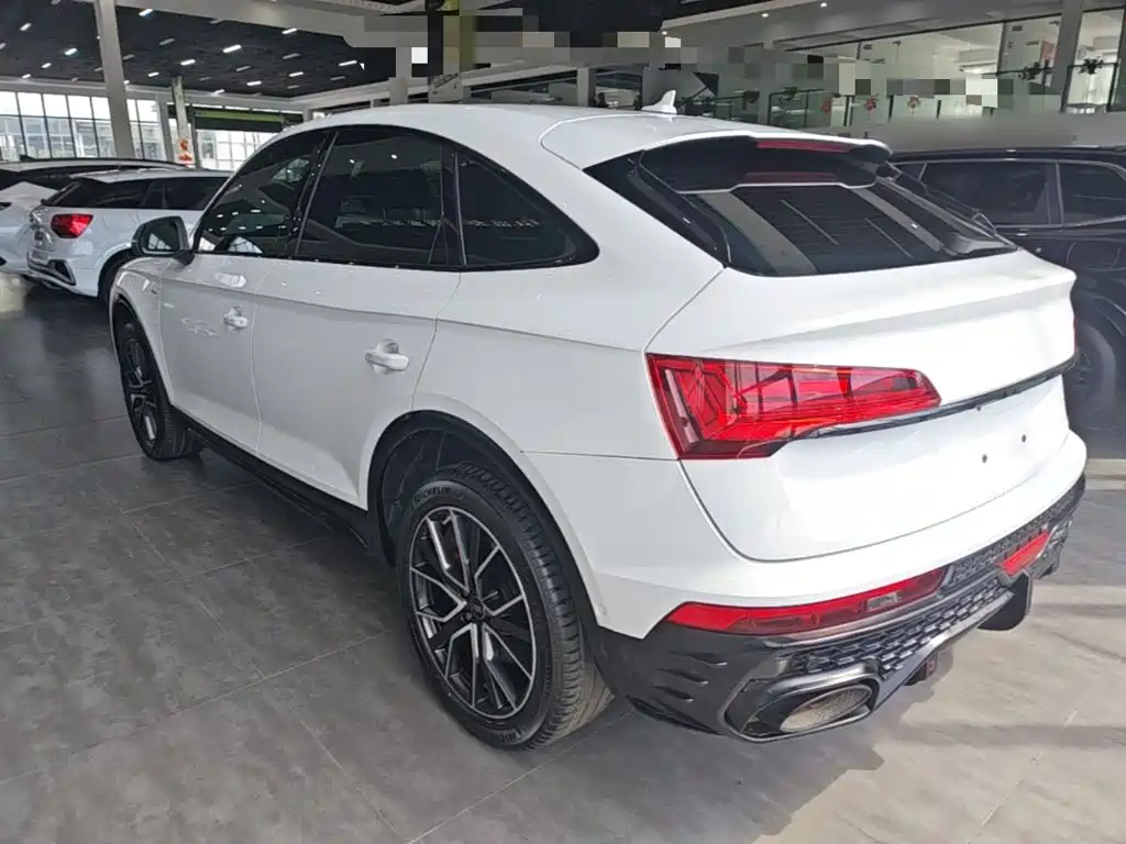 Audi Q5L Sportback — миниатюра 5