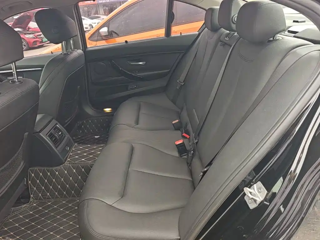 BMW 3 Series — миниатюра 17