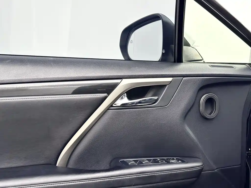 Lexus RX — миниатюра 13