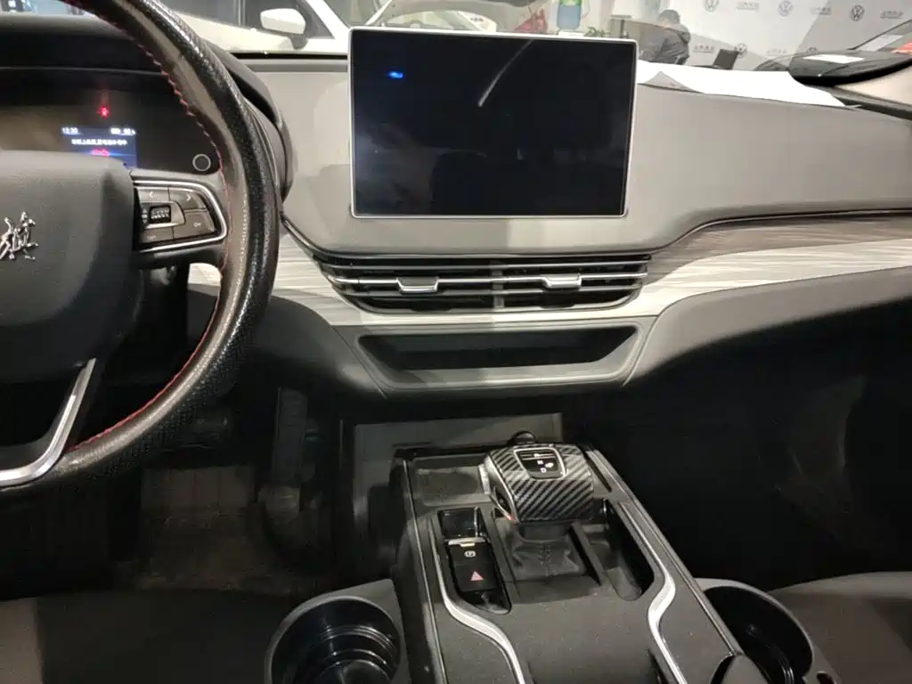 Hongqi Hongqi E-QM5 — миниатюра 13
