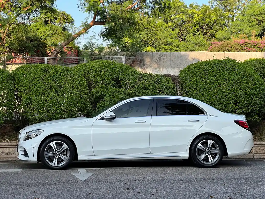 Mercedes-Benz C-Class — миниатюра 2