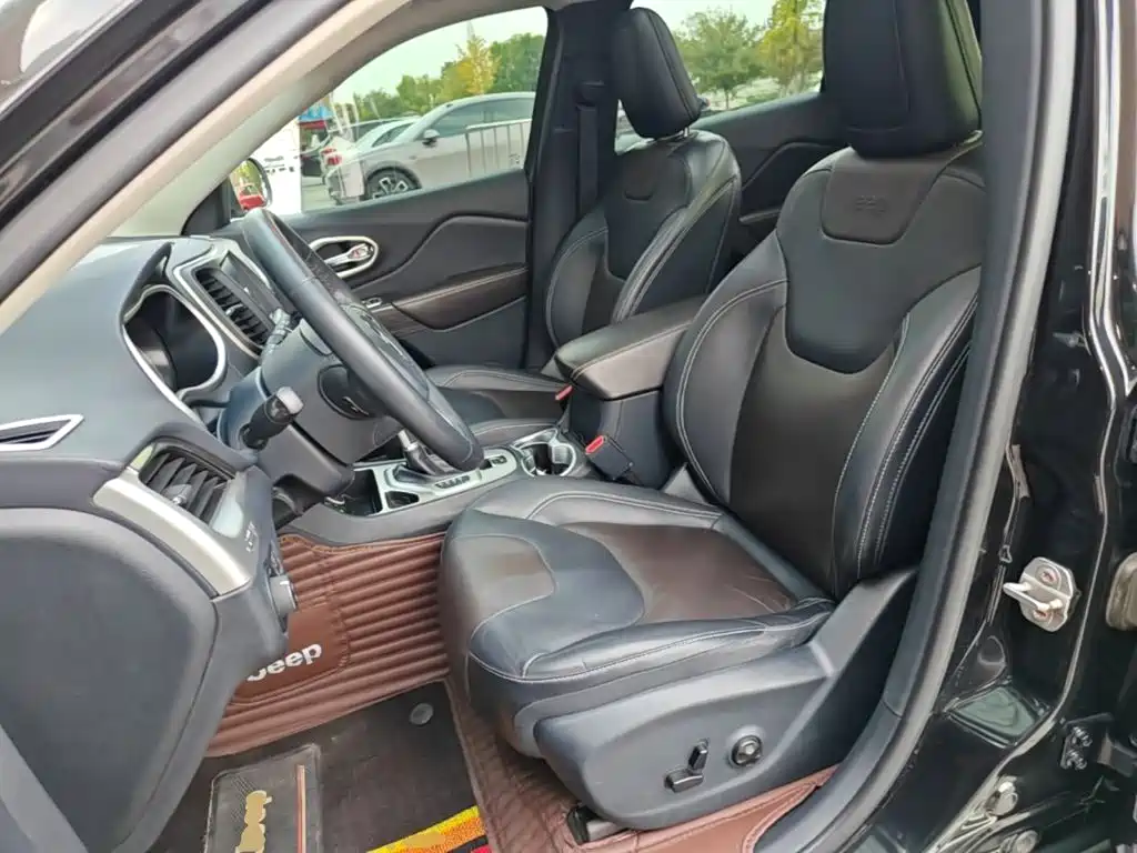 Jeep Cherokee — миниатюра 15