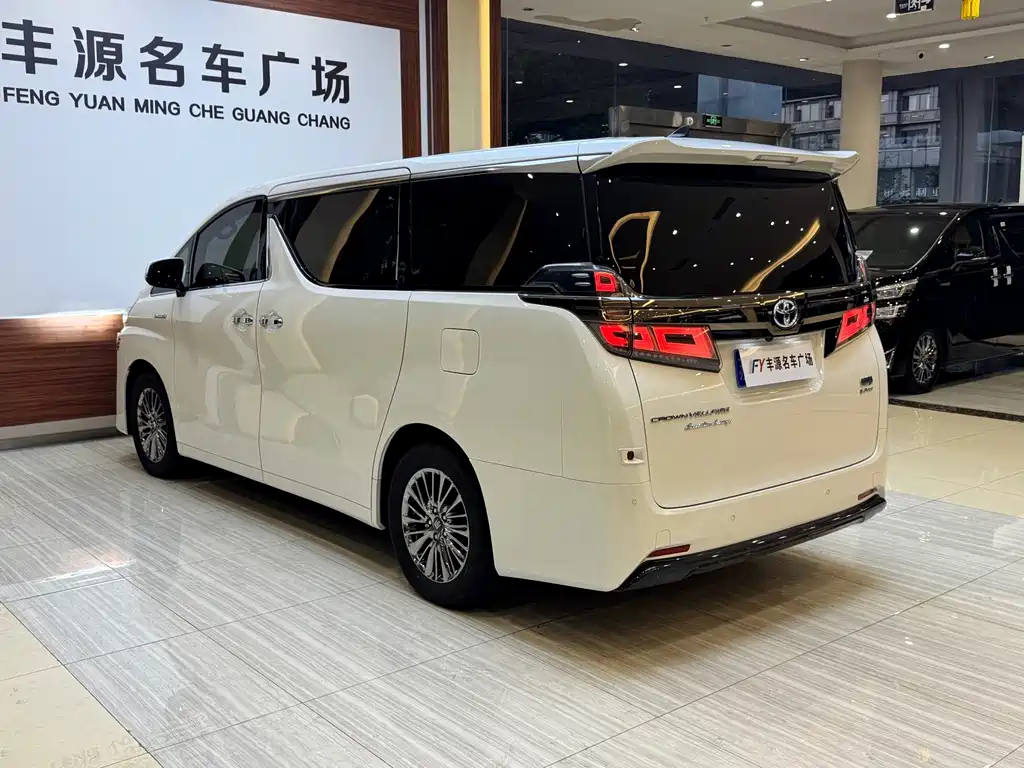 Toyota Vellfire — миниатюра 27