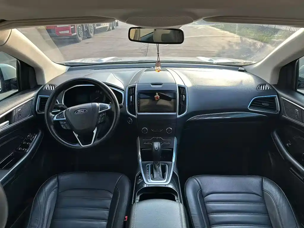 Ford Edge — миниатюра 8