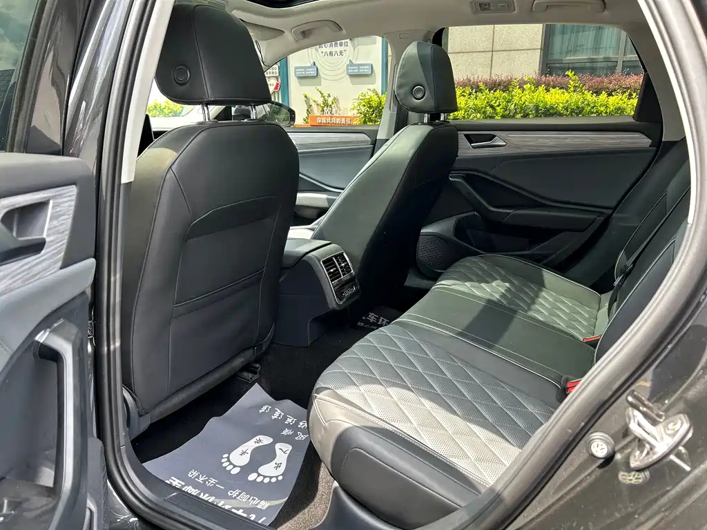 Volkswagen Sagitar — миниатюра 6