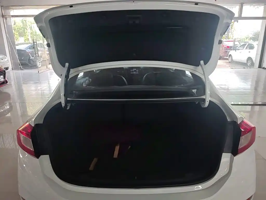 Chevrolet Cruze — миниатюра 19