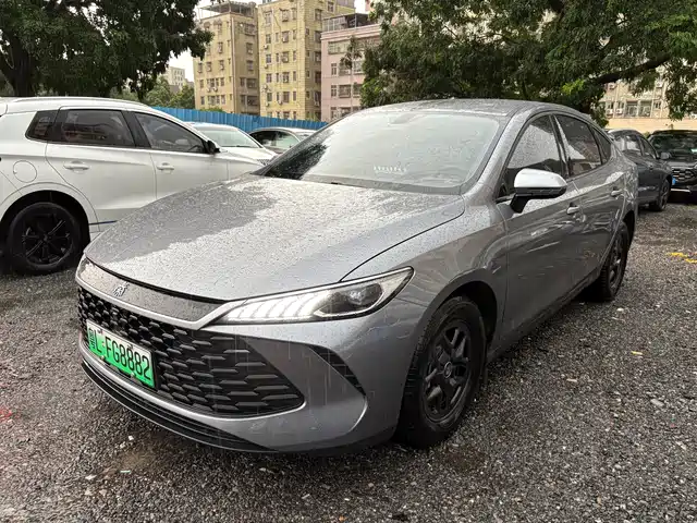 2025 BYD Qin
