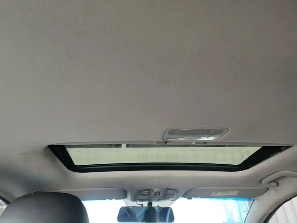 Hyundai Elantra — миниатюра 18