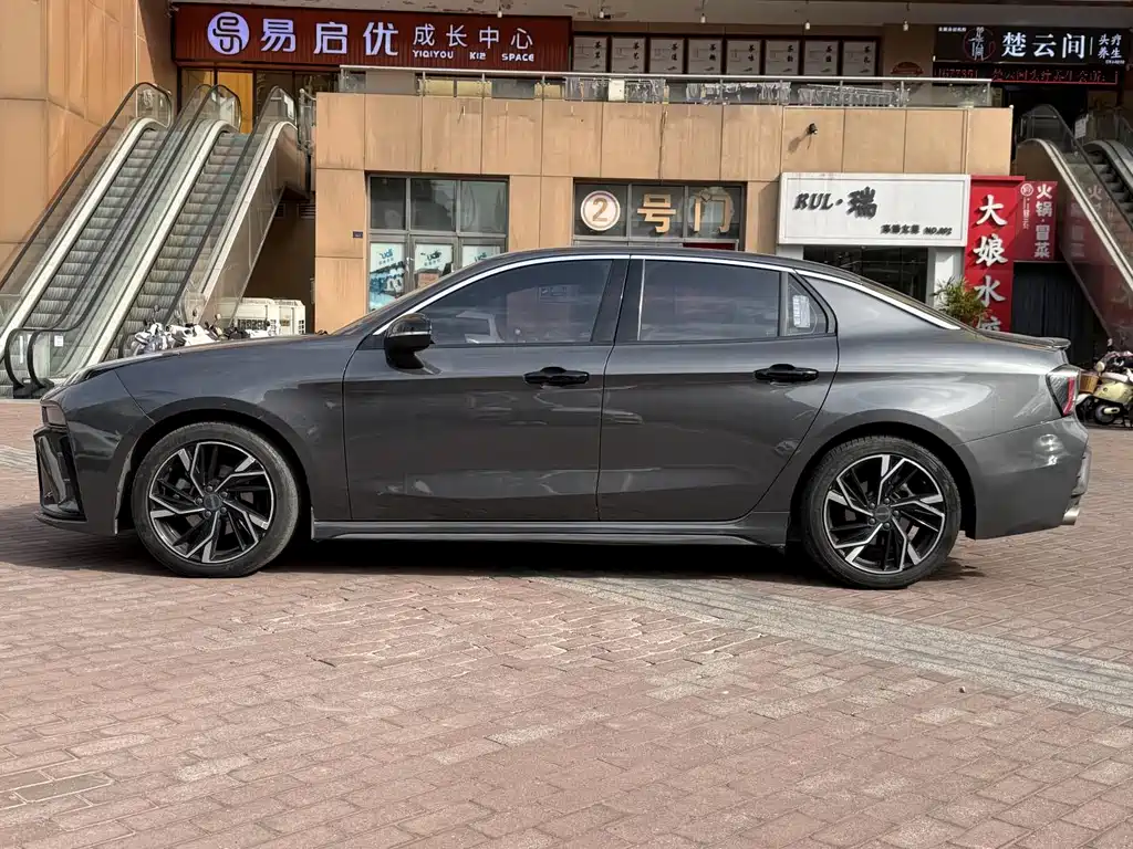 Lynk & Co 03 — миниатюра 7